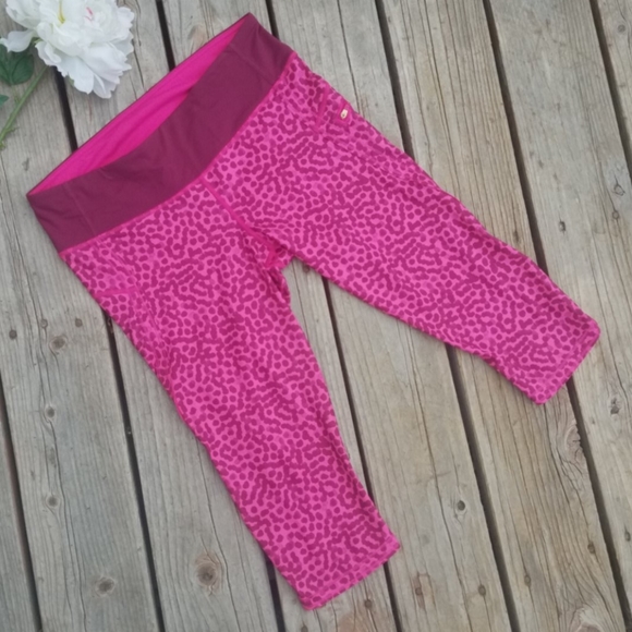 lululemon athletica Pants - *LIKE NEW!* LULULEMON Pink Print Capri Leggings 10